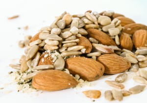 almonds-sunflower-seeds-hemp-seeds-flax