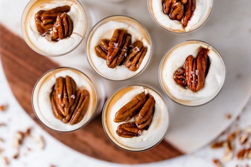 cheesecake la pahar cu nuci pecan