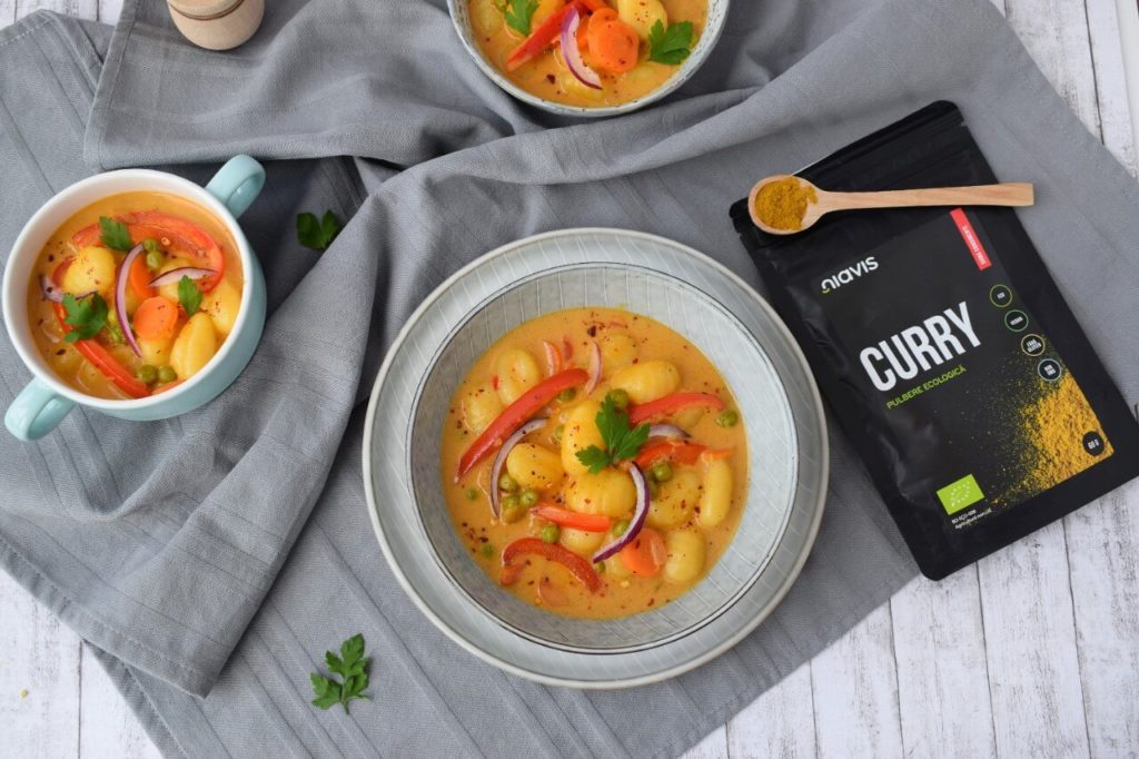 Gnocchi în sos curry