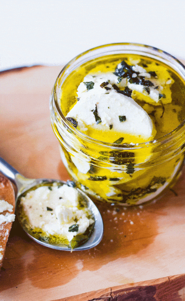 Brânză de capră cu ierburi aromate