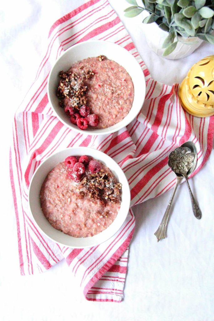 Porridge cu lapte de cocos și zmeură