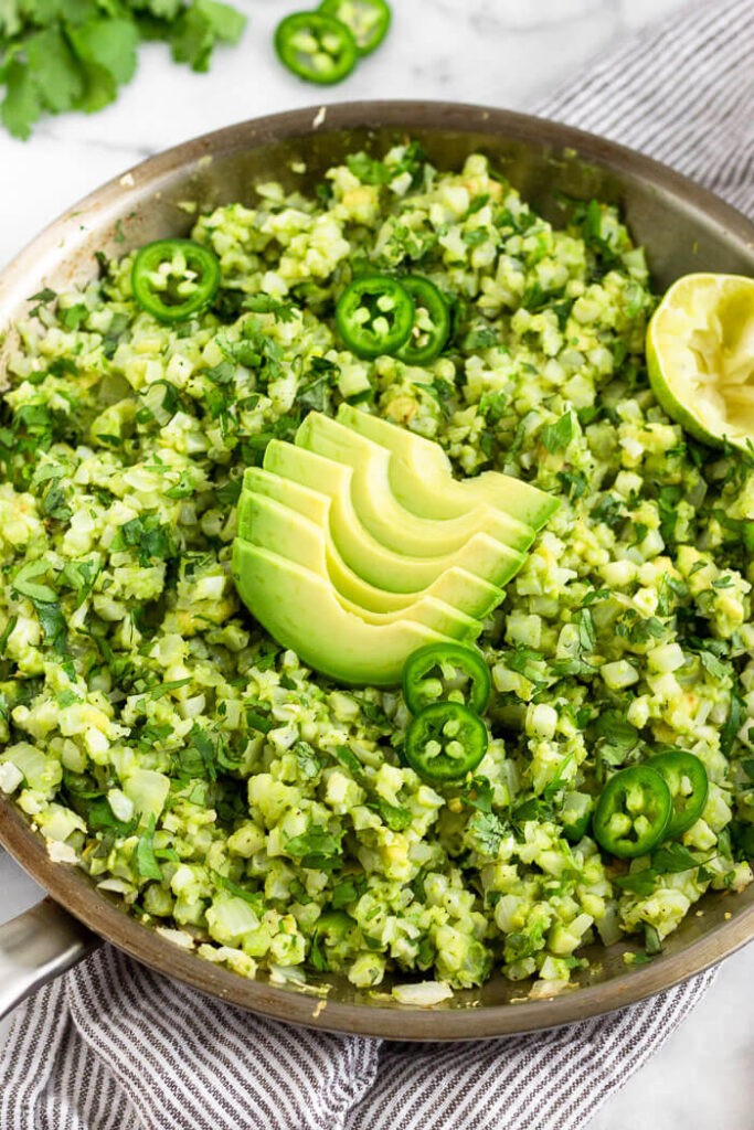 salata cu avocado