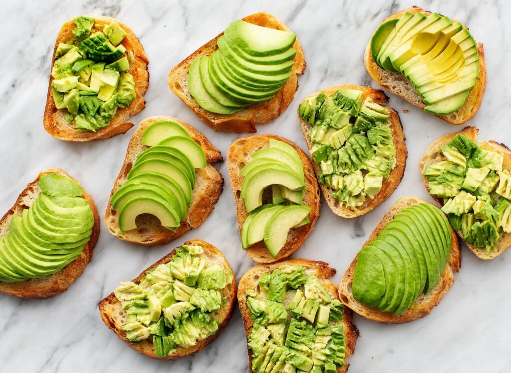 paine prajita cu avocado