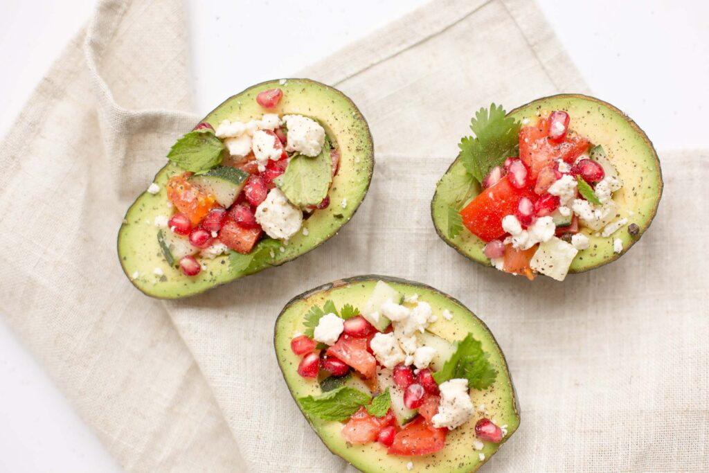 avocado umplut cu rodie si branza