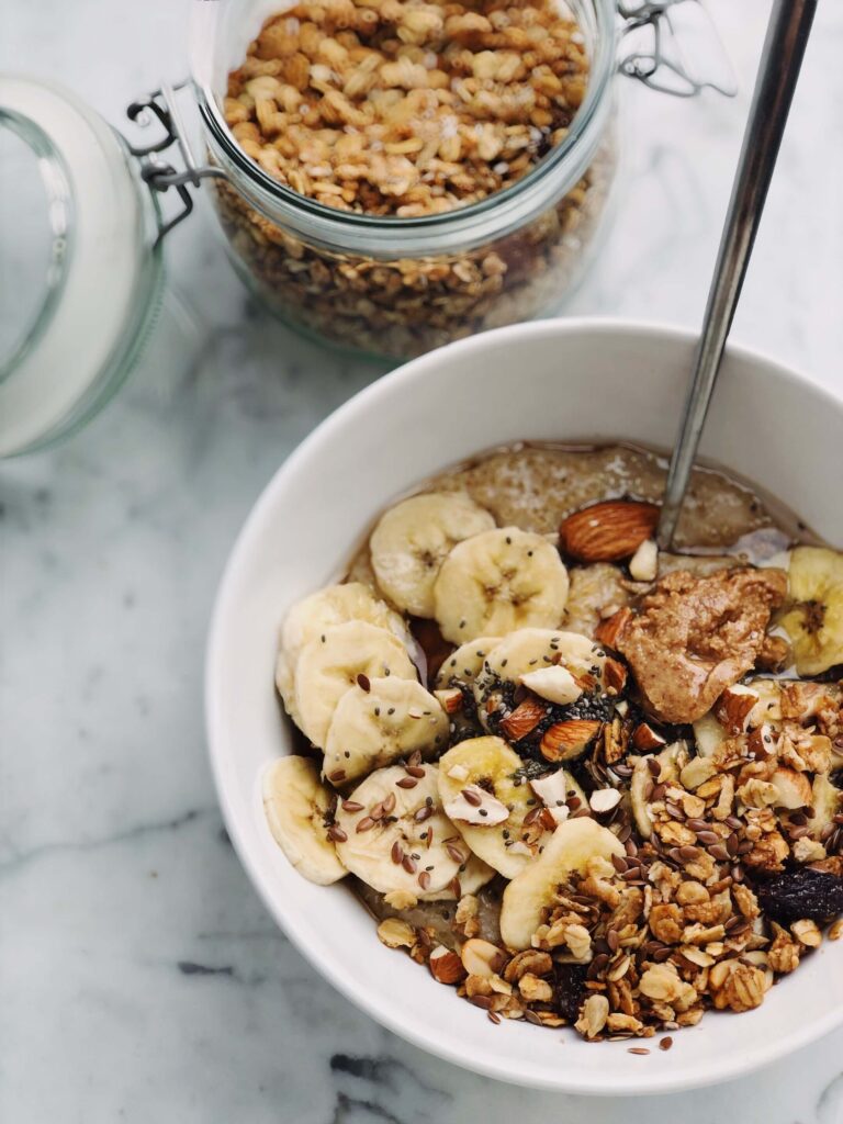 porridge cu banane si migdale