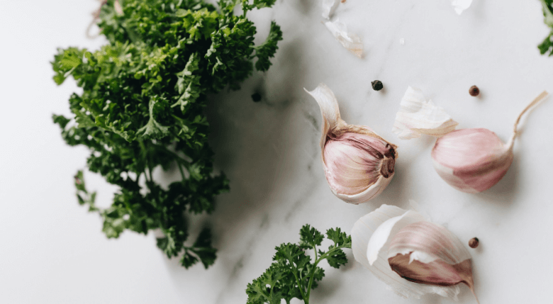 usturoiul, un antibiotic natural
