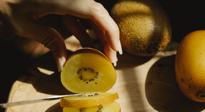 kiwi galben sectiune